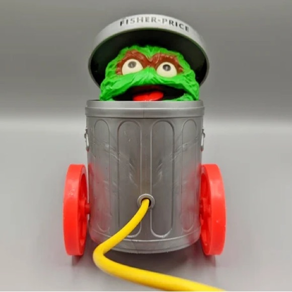 Fisher Price Sesame Street Oscar the Grouch Toy - Picture 3 of 3